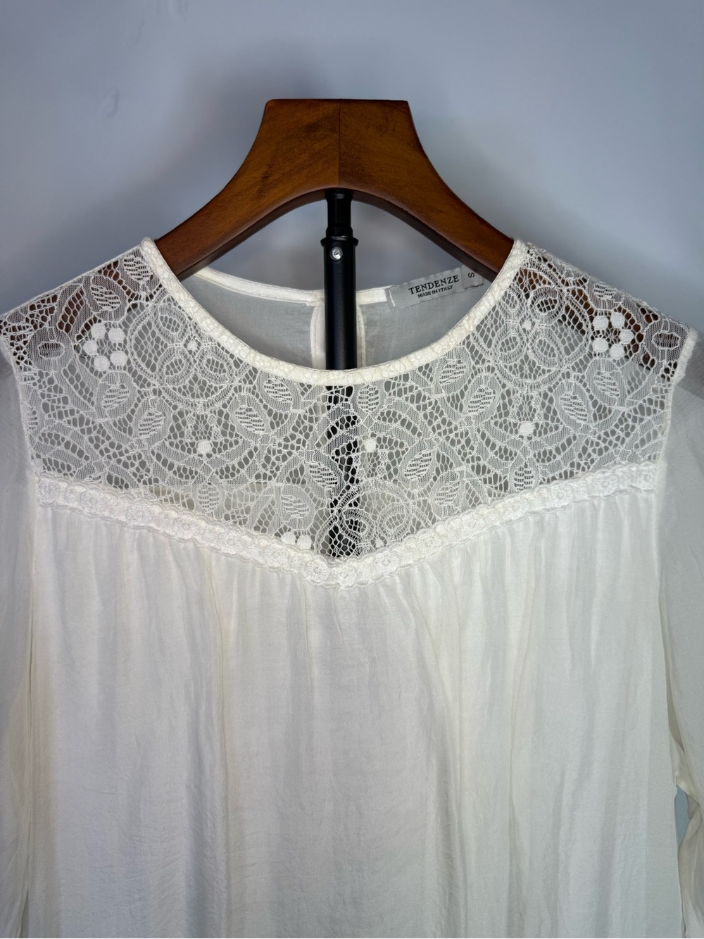 Tendenze - Silk Cream Lace Yoke Long-Sleeve Blouse - Size S - Picture 3 of 7
